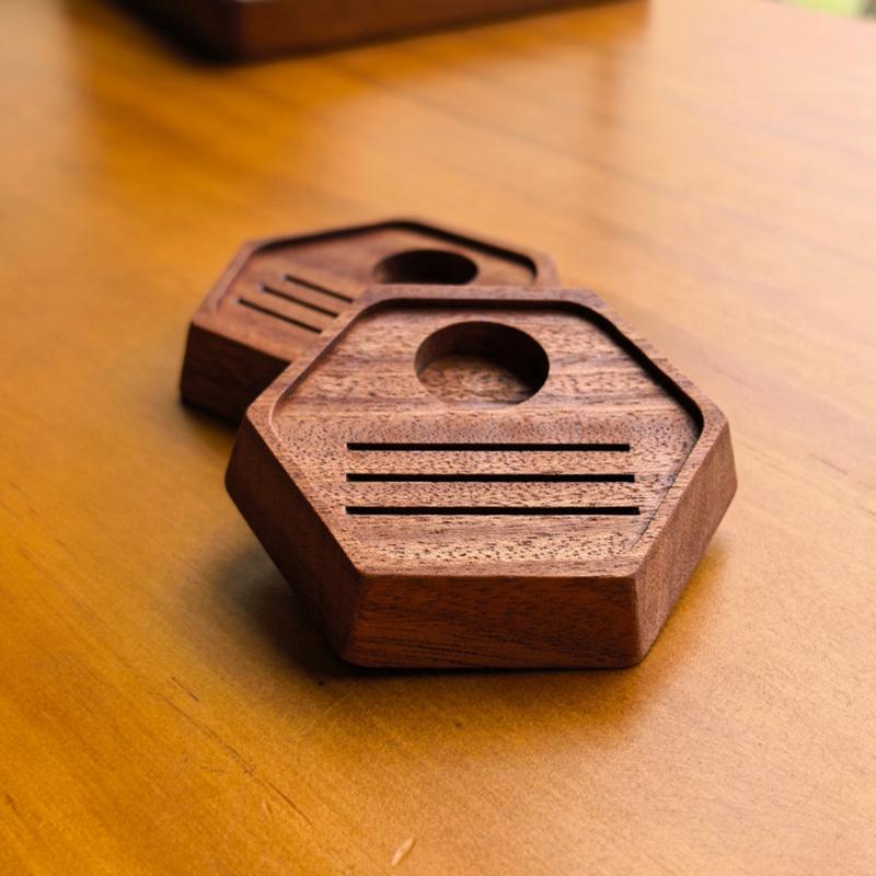 Coffee Equipment Rack - 51/53/58MM Universeller Espresso-Kaffeepuck-Siebhalter Multifunktionaler Sechseckiger Holz-Kaffeefilterständer