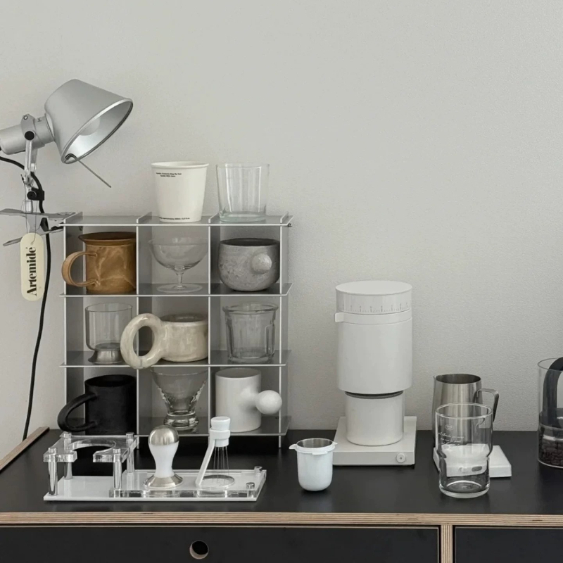 Minimalistisches Aluminium-Leg – Coffee Equipment Rack Bewertung und Preis